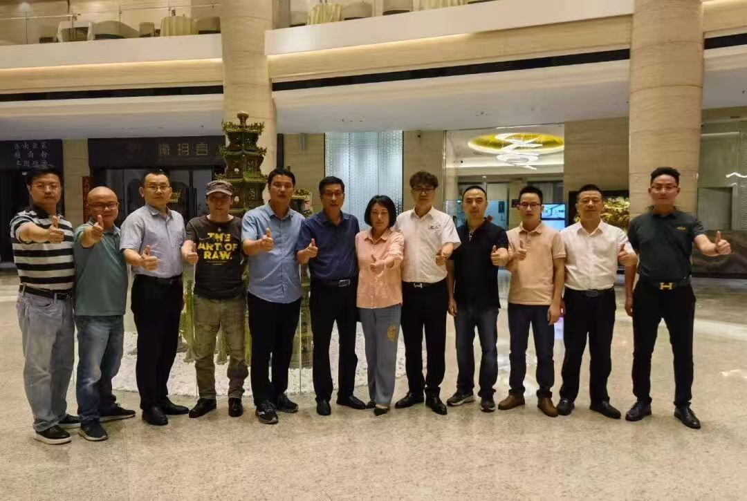 熱烈歡迎桂林航院葛校長一行蒞臨我司指導！